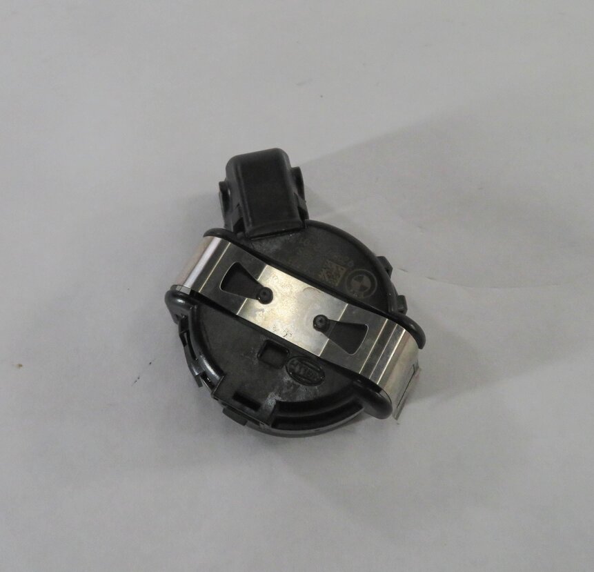 Thumbnail 3: 2011 BMW 750i (F01) FRONT WINDSHILED RAIN WATER SOLAR LIGHT SENSOR (RLS)