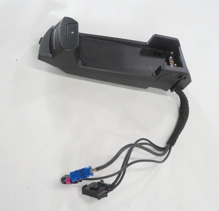 Thumbnail 3: 2011 BMW 750i (F01) FRONT CENTER CONSOLE CELL PHONE SNAP IN CRADLE