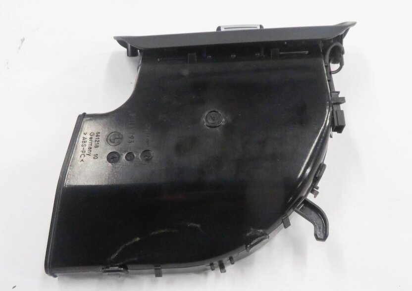 Thumbnail 5: 2011 BMW 750i (F01) LEFT REAR PILLAR HEATER A/C AIR VENT (BLACK)