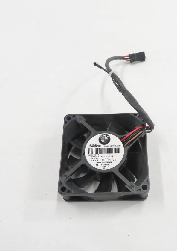 Thumbnail 3: 2011 BMW 750i (F01) REAR TRUNK ELECTRONICS AMP AMPLIFIER COOLING FAN