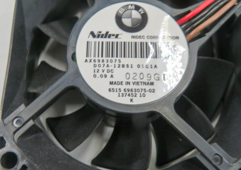 Thumbnail 4: 2011 BMW 750i (F01) REAR TRUNK ELECTRONICS AMP AMPLIFIER COOLING FAN