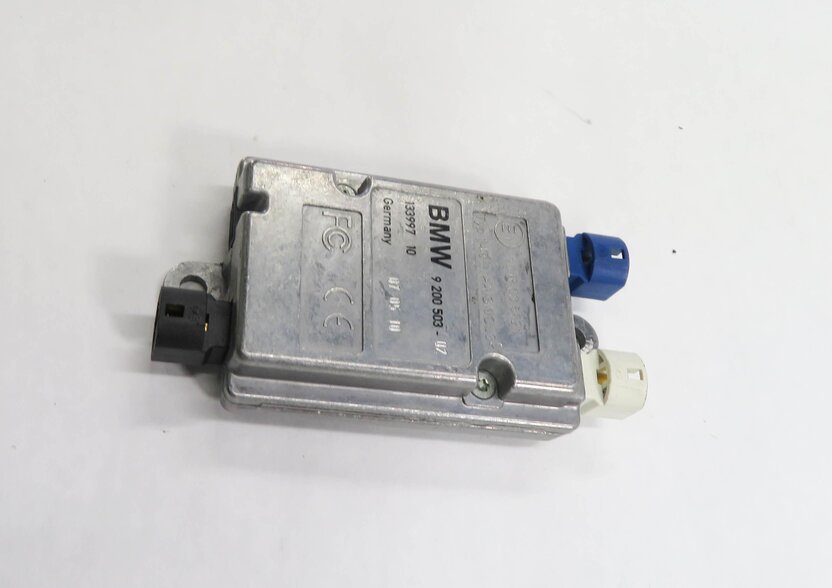 Thumbnail 3: 2011 BMW 750i (F01) RADIO STEREO USB HUB INTERFACE MODULE
