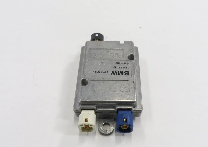 Thumbnail 4: 2011 BMW 750i (F01) RADIO STEREO USB HUB INTERFACE MODULE