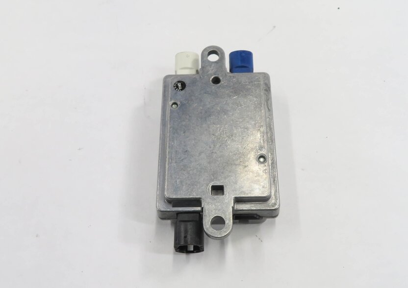 Thumbnail 5: 2011 BMW 750i (F01) RADIO STEREO USB HUB INTERFACE MODULE