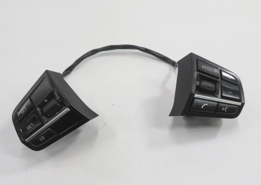 Thumbnail 2: 2011 BMW 750i (F01) STEERING CRUISE CONTROL RADIO PHONE SWITCH BUTTON SET