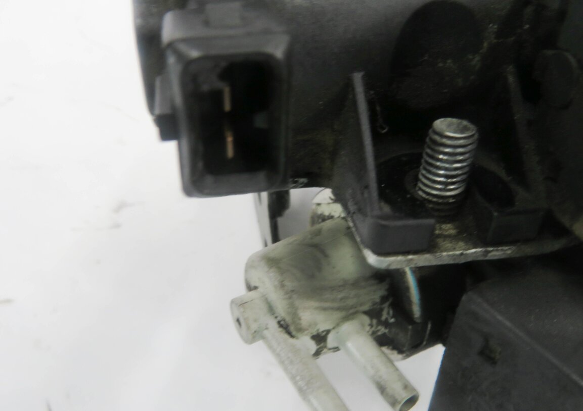 Thumbnail 2: 2011 BMW 750i (F01) 4.4L N63 ENGINE - TURBOCHARGER PRESSURE CONVERTER VALVE SET