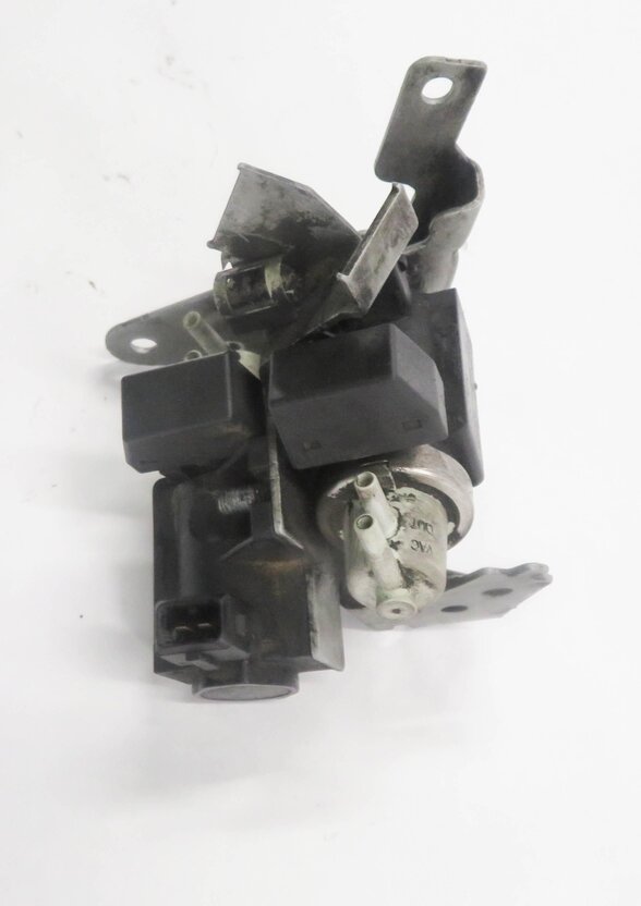 Thumbnail 5: 2011 BMW 750i (F01) 4.4L N63 ENGINE - TURBOCHARGER PRESSURE CONVERTER VALVE SET