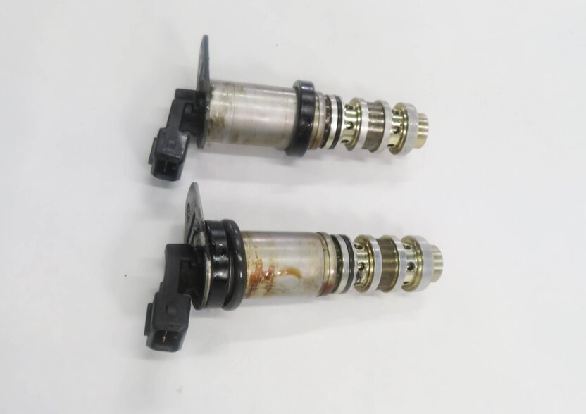 Thumbnail 3: 2011 BMW 750i (F01) 4.4L N63 TWIN TURBO - VVT VANOS TIMING SOLENOID SET-2