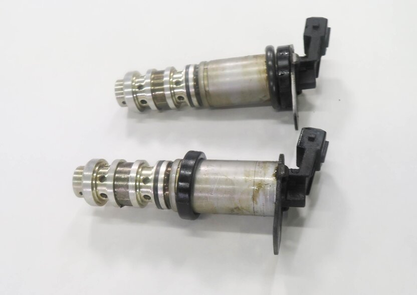 Thumbnail 4: 2011 BMW 750i (F01) 4.4L N63 TWIN TURBO - VVT VANOS TIMING SOLENOID SET-2