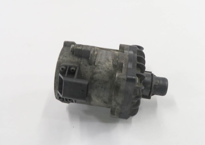 Thumbnail 2: 2011 BMW 750i (F01) 4.4L N63 TWIN TURBO ENGINE - AUX AUXILIARY WATER PUMP