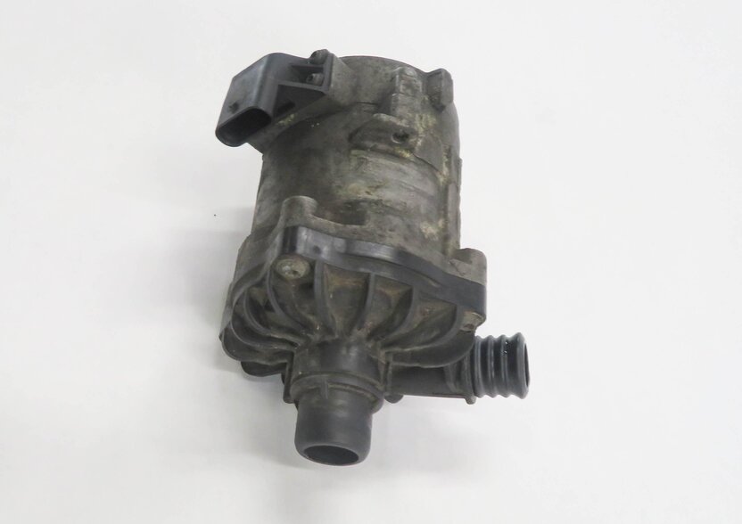 Thumbnail 3: 2011 BMW 750i (F01) 4.4L N63 TWIN TURBO ENGINE - AUX AUXILIARY WATER PUMP