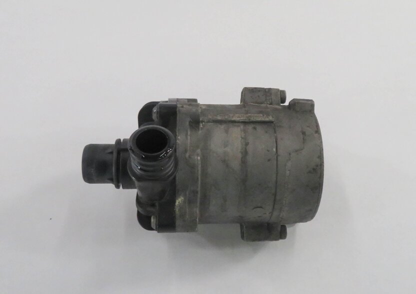 Thumbnail 5: 2011 BMW 750i (F01) 4.4L N63 TWIN TURBO ENGINE - AUX AUXILIARY WATER PUMP