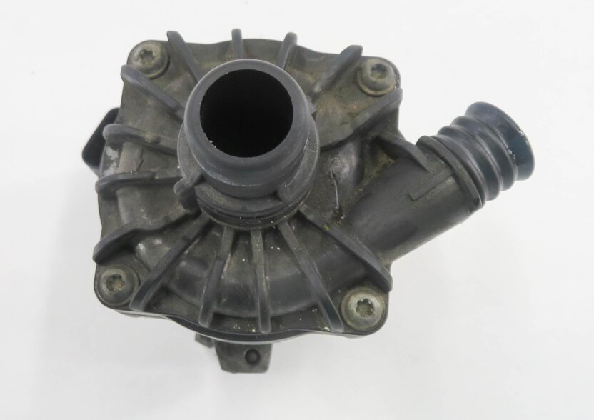 Thumbnail 6: 2011 BMW 750i (F01) 4.4L N63 TWIN TURBO ENGINE - AUX AUXILIARY WATER PUMP