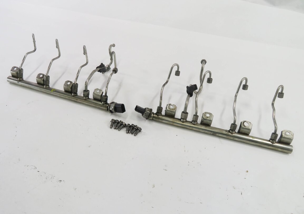 2011 BMW 750i (F01) 4.4L N63 TWIN TURBO ENGINE - FUEL RAIL SET-2