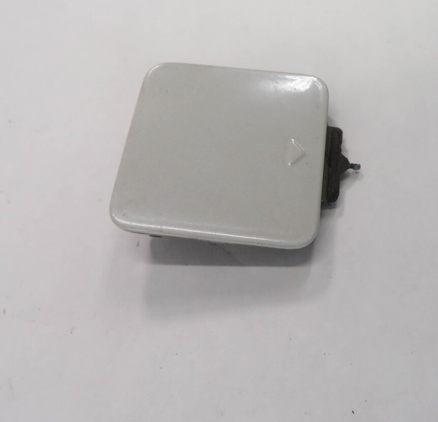 Thumbnail 4: 2011 BMW 750i (F01) REAR TOWING EYE TOW HOOK COVER TRIM CAP (MINERAL WHITE A96)