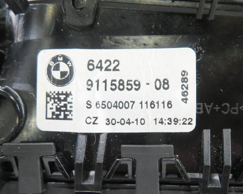 Thumbnail 6: 2011 BMW 750i (F01) CENTER DASH HEATER A/C AIR VENT w/ HAZARD & LOCK SWITCH