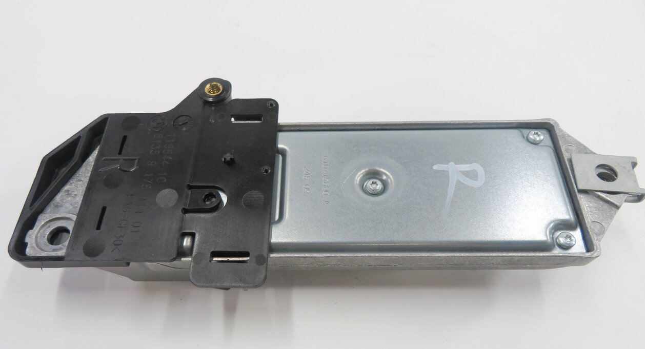 Thumbnail 5: 2009-2012 BMW 740i 750i 760i B7 (F01 F02) RIGHT FRONT PASSENGER SEATBELT MODULE