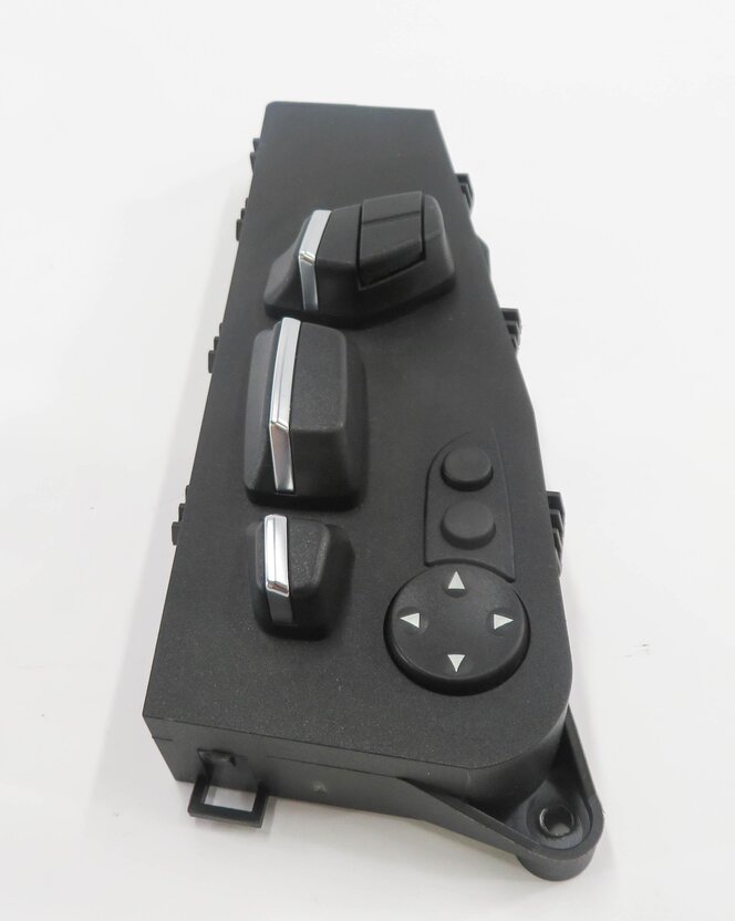 Thumbnail 2: 2011 BMW 750i (F01) RIGHT FRONT PASSENGER SEAT ADJUSTMENT SWITCH BUTTON
