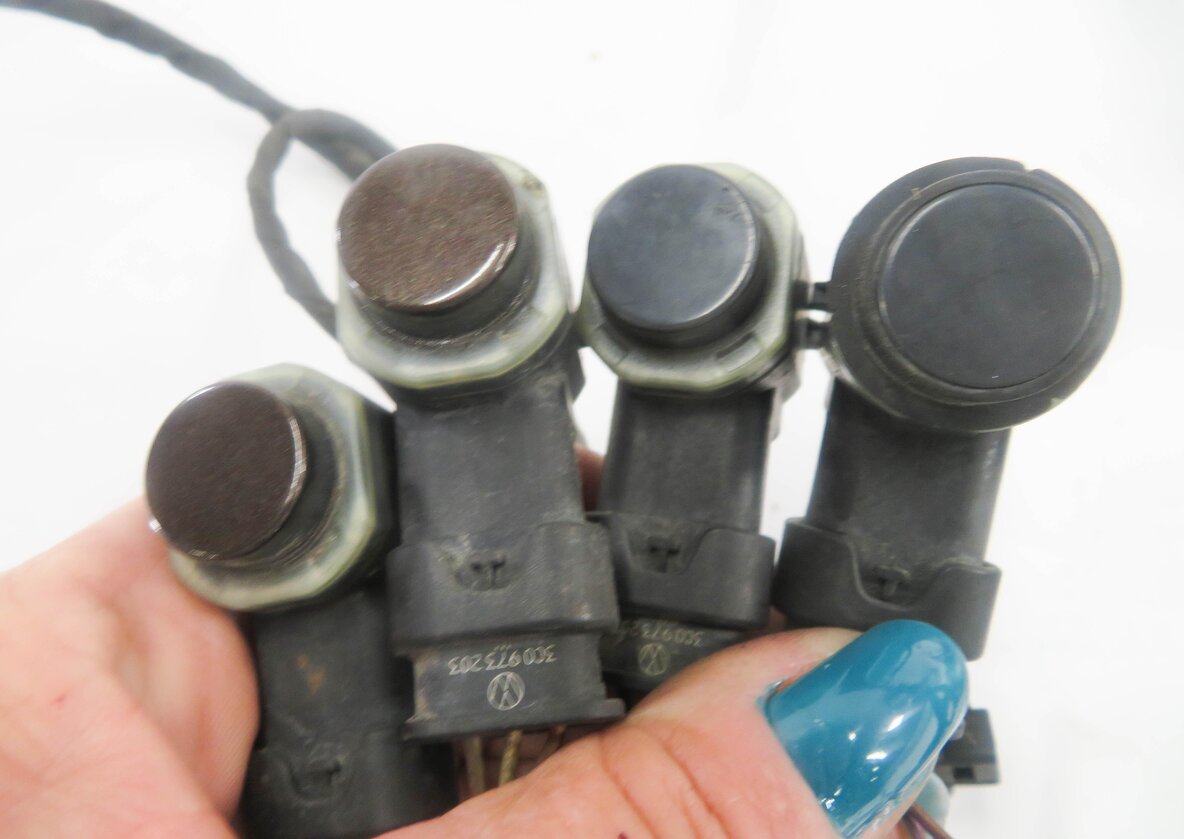 Thumbnail 2: 2013 AUDI Q7 (4L) FRONT PDC PARK DISTANCE SENSOR SET w/ HARNESS (TEAK BROWN)