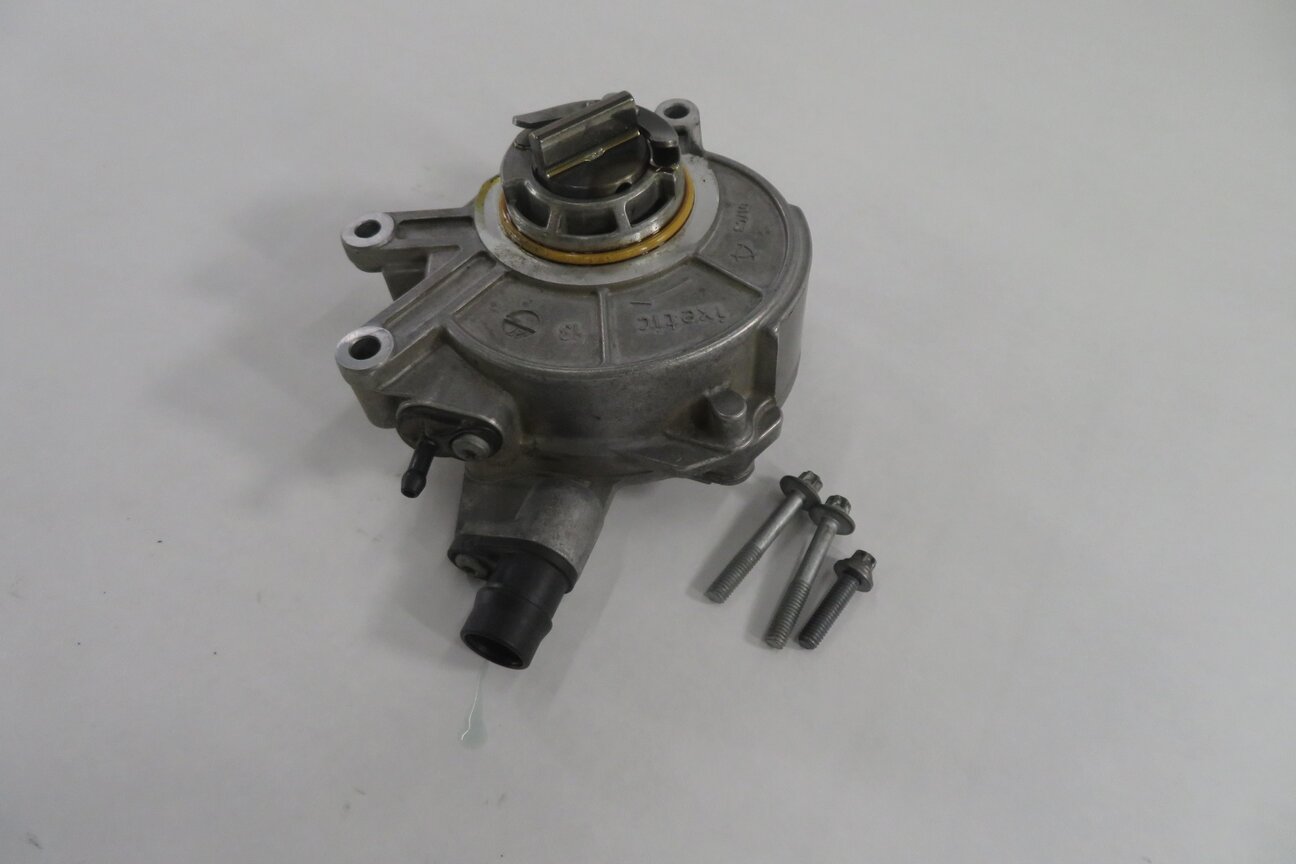 2010-2017 BMW 550i 650i 750i M5 M6 X5 X6 - 4.4L V8 TWIN TURBO BRAKE VACUUM PUMP