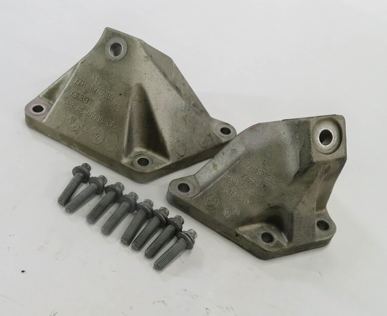 2014 BMW 750i (F01) 4.4L N63 - LEFT & RIGHT ENGINE MOTOR MOUNT BRACKET SET-2