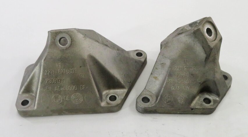 Thumbnail 2: 2014 BMW 750i (F01) 4.4L N63 - LEFT & RIGHT ENGINE MOTOR MOUNT BRACKET SET-2