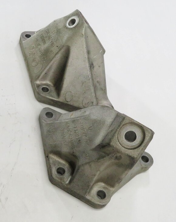 Thumbnail 3: 2014 BMW 750i (F01) 4.4L N63 - LEFT & RIGHT ENGINE MOTOR MOUNT BRACKET SET-2