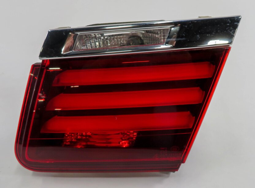 Thumbnail 3: 13-15 BMW 740i 750i 760i (F01 F02 F04) RIGHT - INNER TRUNK TAILLIGHT LIGHT LAMP