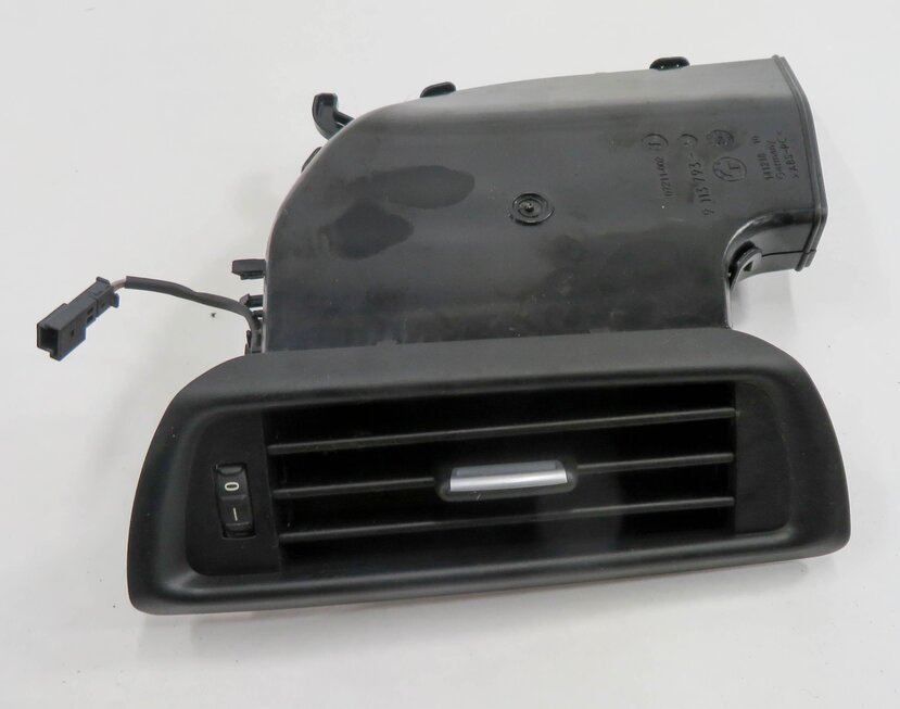 Thumbnail 2: 2014 BMW 750i (F01) LEFT REAR PILLAR HEATER A/C AIR VENT