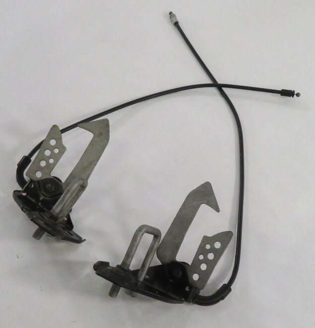 2014 BMW 750i (F01) FRONT LEFT & RIGHT UPPER HOOD LOCK LATCH SET-2