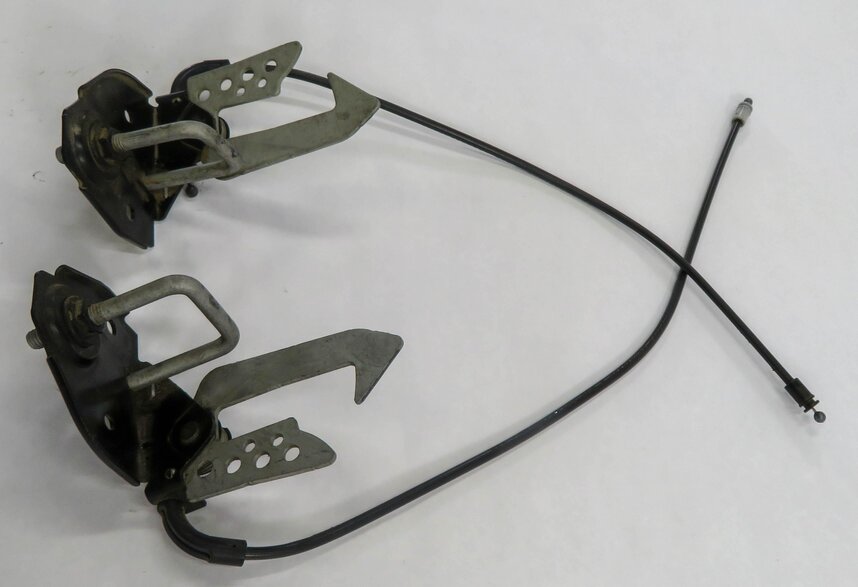 Thumbnail 3: 2014 BMW 750i (F01) FRONT LEFT & RIGHT UPPER HOOD LOCK LATCH SET-2