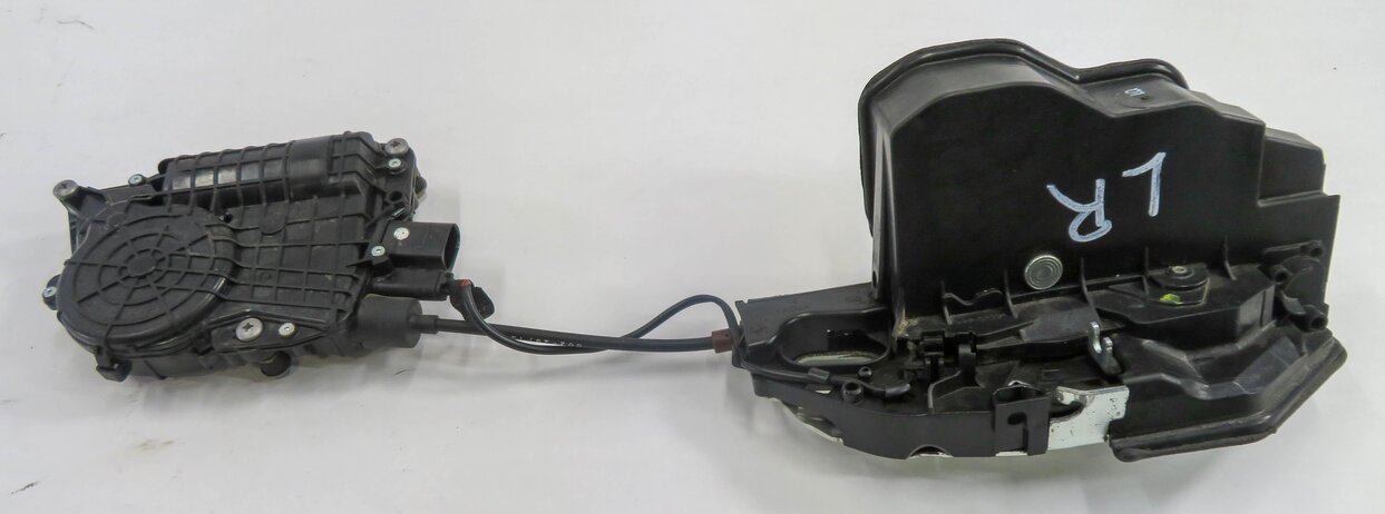 Thumbnail 2: 2011-2015 BMW 740i 750i 760i (F01) LEFT SIDE REAR DOOR LOCK LATCH (SOFT CLOSE)