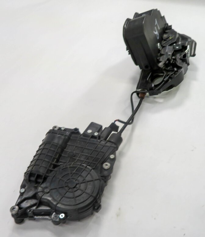 Thumbnail 3: 2011-2015 BMW 740i 750i 760i (F01) LEFT SIDE REAR DOOR LOCK LATCH (SOFT CLOSE)