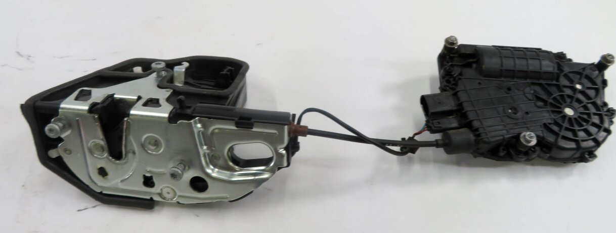Thumbnail 6: 2011-2015 BMW 740i 750i 760i (F01) LEFT SIDE REAR DOOR LOCK LATCH (SOFT CLOSE)