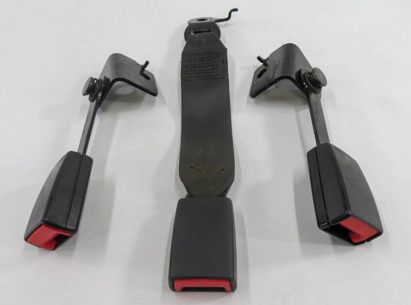 Thumbnail 2: 2014 BMW 750i (F01) REAR SEAT SEATBELT BUCKLE RECEIVER SET-3 (BLACK)