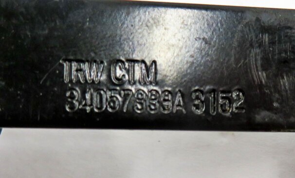 Thumbnail 6: 2014 BMW 750i (F01) REAR SEAT SEATBELT BUCKLE RECEIVER SET-3 (BLACK)