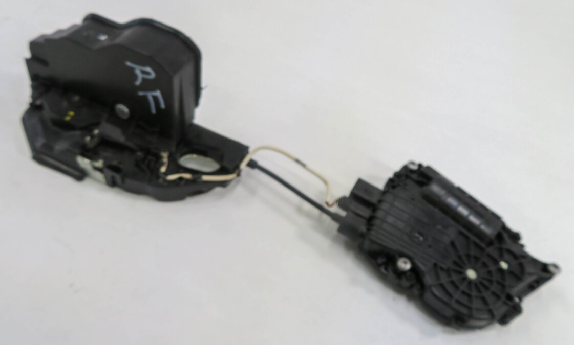 10-16 BMW 528i 535i 550i 750i 760i (F01 F10) RIGHT FRONT SOFT CLOSE DOOR LATCH