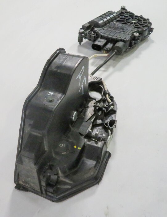 Thumbnail 3: 10-16 BMW 528i 535i 550i 750i 760i (F01 F10) RIGHT FRONT SOFT CLOSE DOOR LATCH