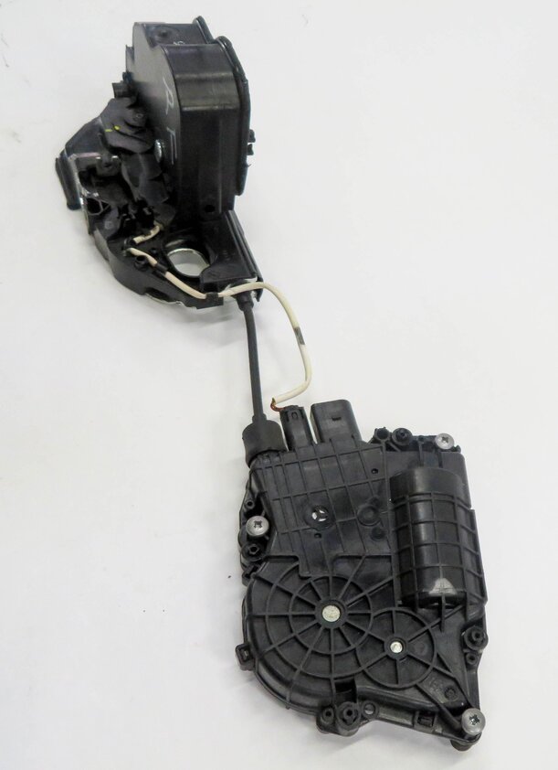 Thumbnail 4: 10-16 BMW 528i 535i 550i 750i 760i (F01 F10) RIGHT FRONT SOFT CLOSE DOOR LATCH