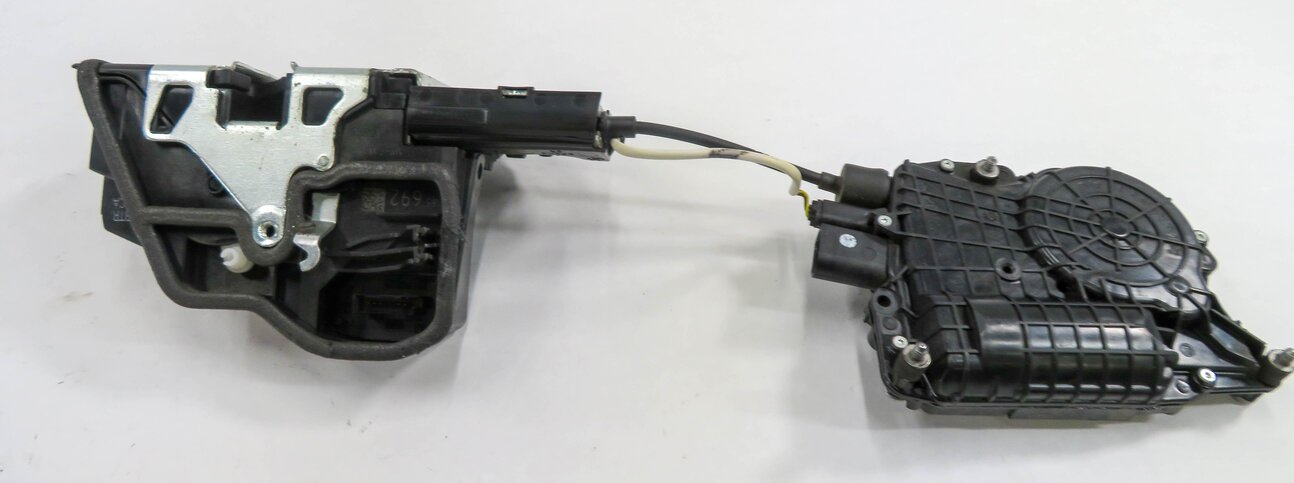 Thumbnail 7: 10-16 BMW 528i 535i 550i 750i 760i (F01 F10) RIGHT FRONT SOFT CLOSE DOOR LATCH