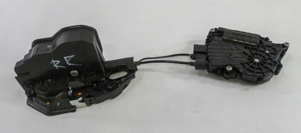 Thumbnail 2: 2011-2015 BMW 740i 750i 760i (F01) RIGHT SIDE REAR DOOR LOCK LATCH (SOFT CLOSE)