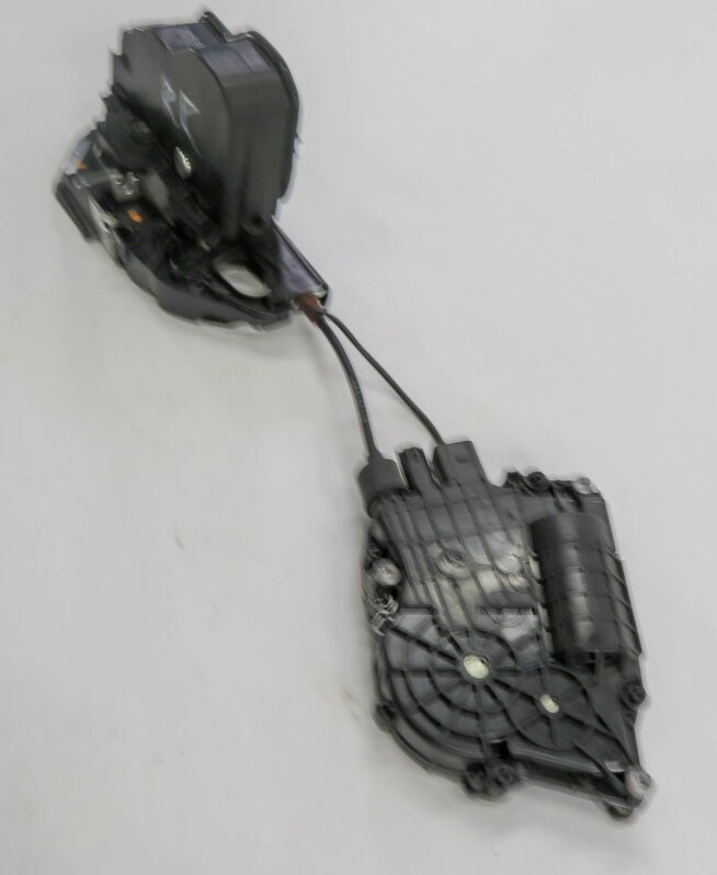 Thumbnail 3: 2011-2015 BMW 740i 750i 760i (F01) RIGHT SIDE REAR DOOR LOCK LATCH (SOFT CLOSE)