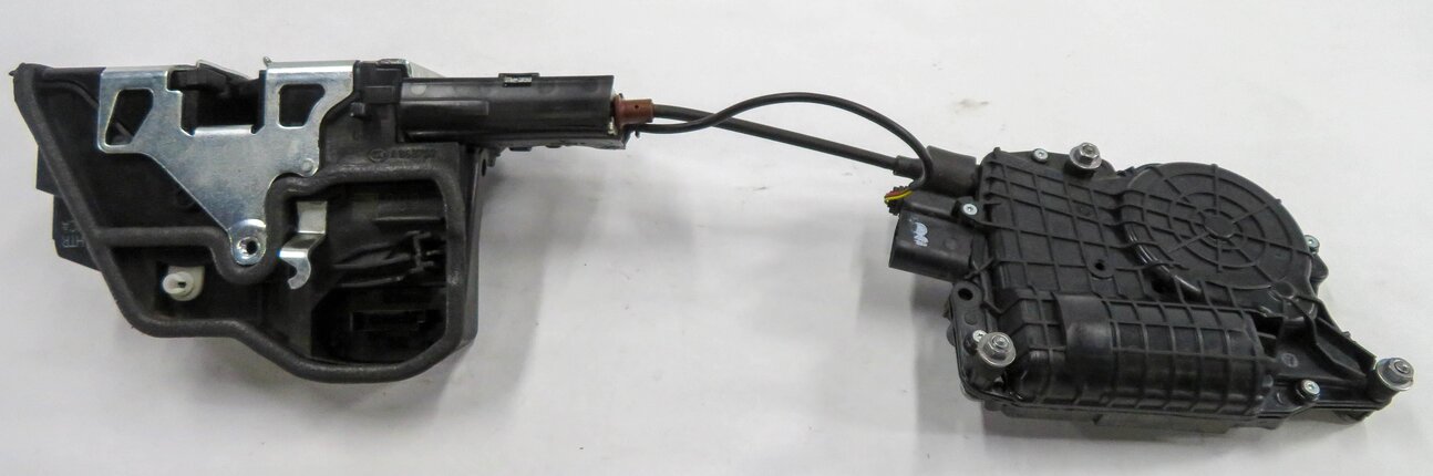 Thumbnail 6: 2011-2015 BMW 740i 750i 760i (F01) RIGHT SIDE REAR DOOR LOCK LATCH (SOFT CLOSE)