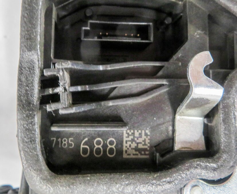 Thumbnail 7: 2011-2015 BMW 740i 750i 760i (F01) RIGHT SIDE REAR DOOR LOCK LATCH (SOFT CLOSE)