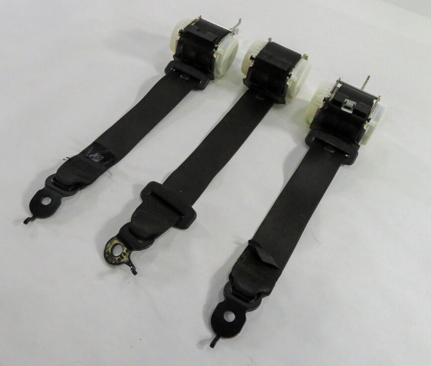2014 BMW 750i (F01) REAR SEAT - SEATBELT RETRACTOR SET-3 (BLACK)