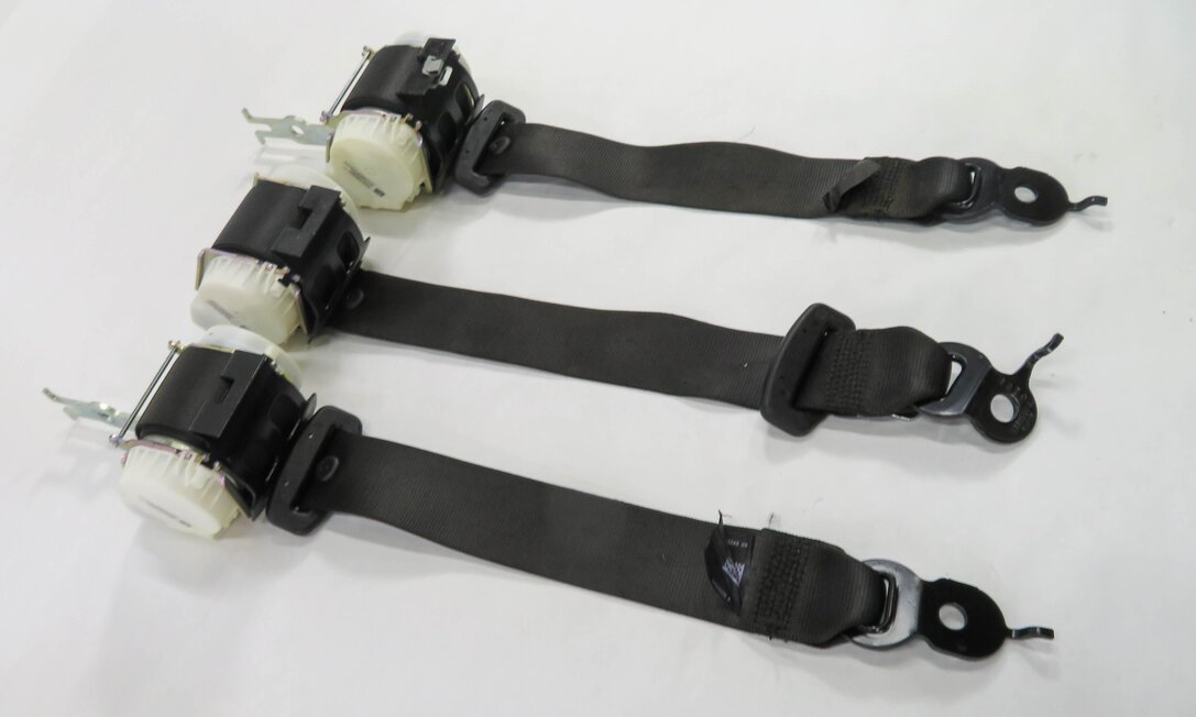 Thumbnail 4: 2014 BMW 750i (F01) REAR SEAT - SEATBELT RETRACTOR SET-3 (BLACK)