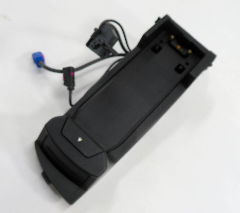 2014 BMW 750i (F01) FRONT CENTER CONSOLE SNAP IN PHONE CRADLE