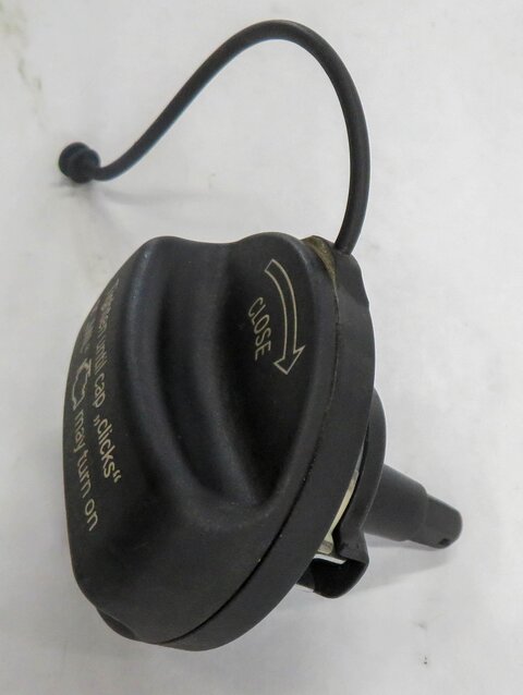 Thumbnail 3: 2014 BMW 750i (F01) GAS CAP FUEL TANK FILLER SCREW TOP LID