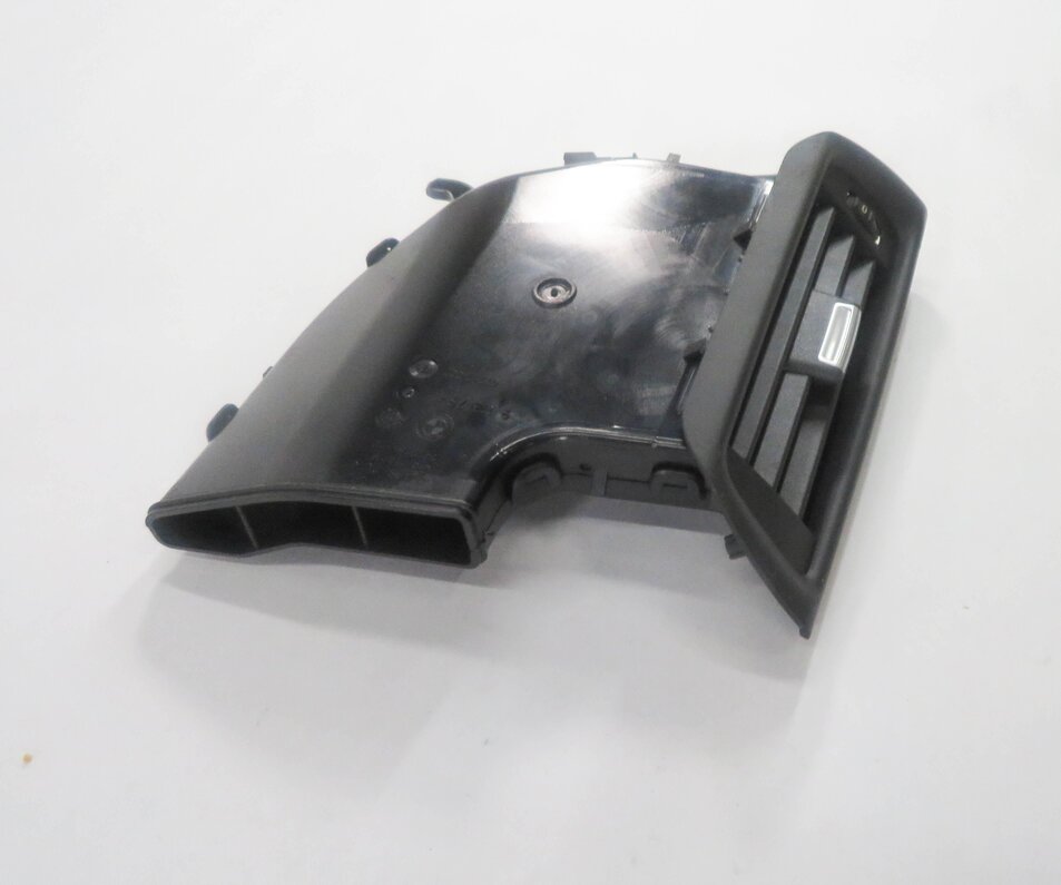 Thumbnail 3: 2012 BMW 750i (F01) RIGHT REAR PILLAR HEATER A/C AIR VENT
