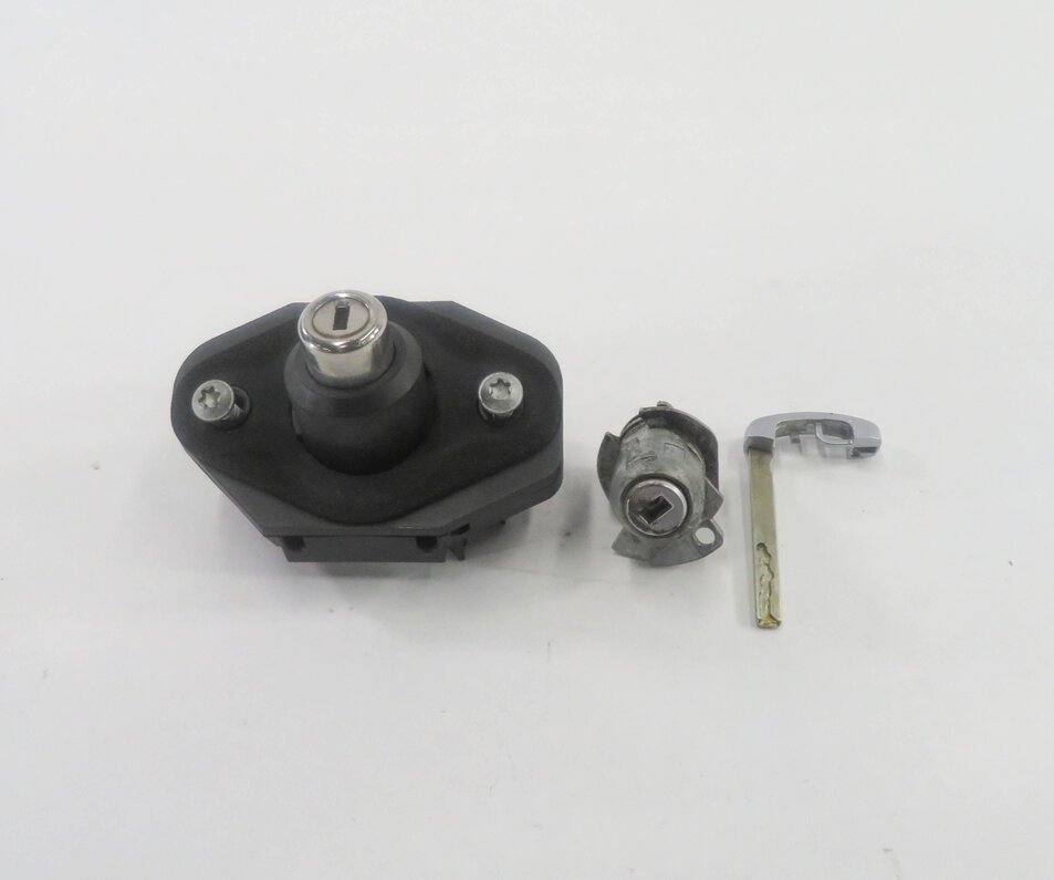 Thumbnail 2: 2012 BMW 750i (F01) LEFT DRIVER DOOR / TRUNK LOCK CYLINDER & KEY SET-3